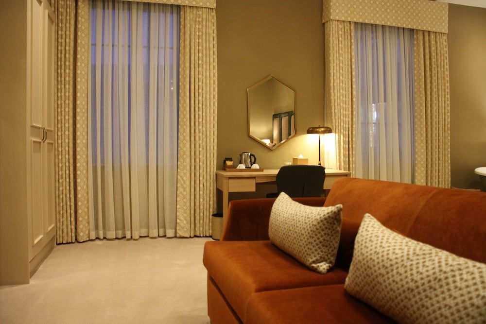 The Bell Hotel Saxmundham Deluxe Suite Room 11