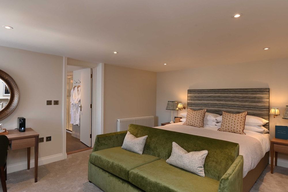 The Bell Hotel Saxmundham Deluxe Suite Room 3
