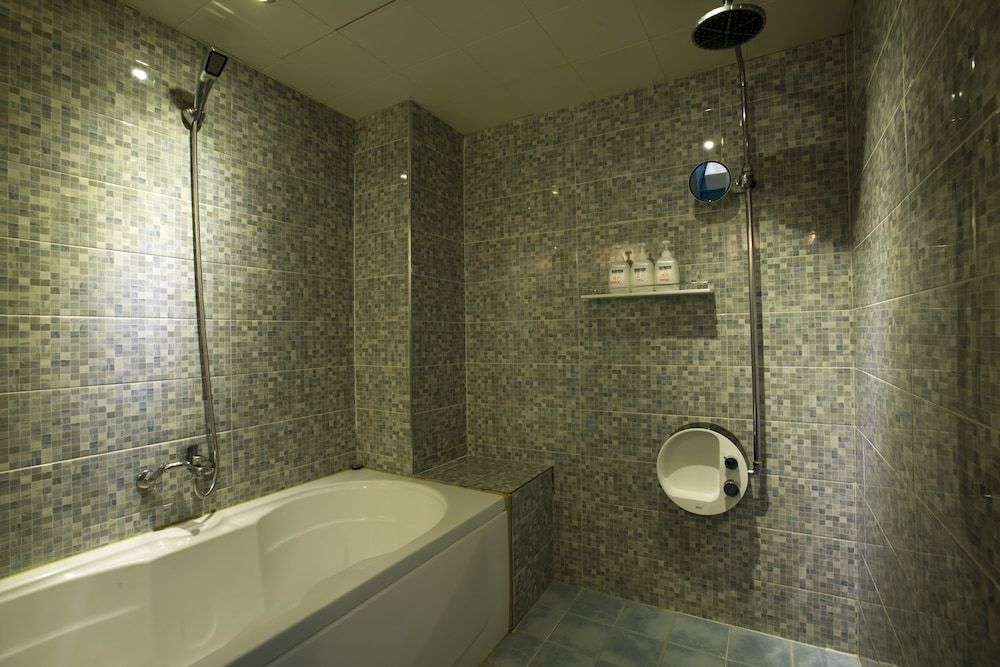 Max Motel Standard Double Room 18