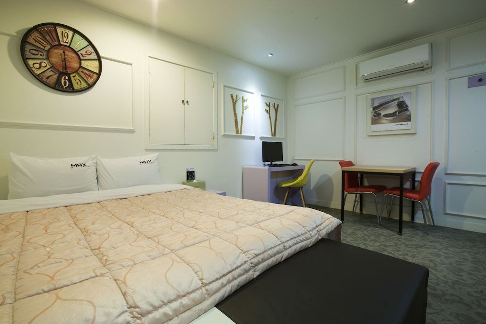 Max Motel Standard Double Room 2