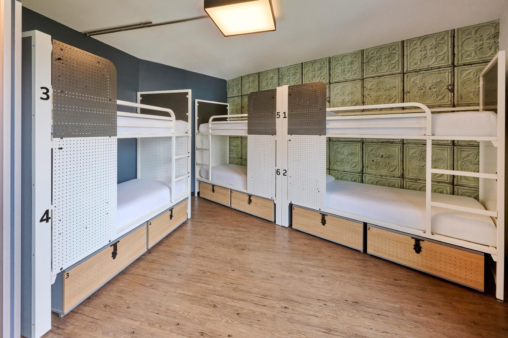 undefined Generator Paris 9