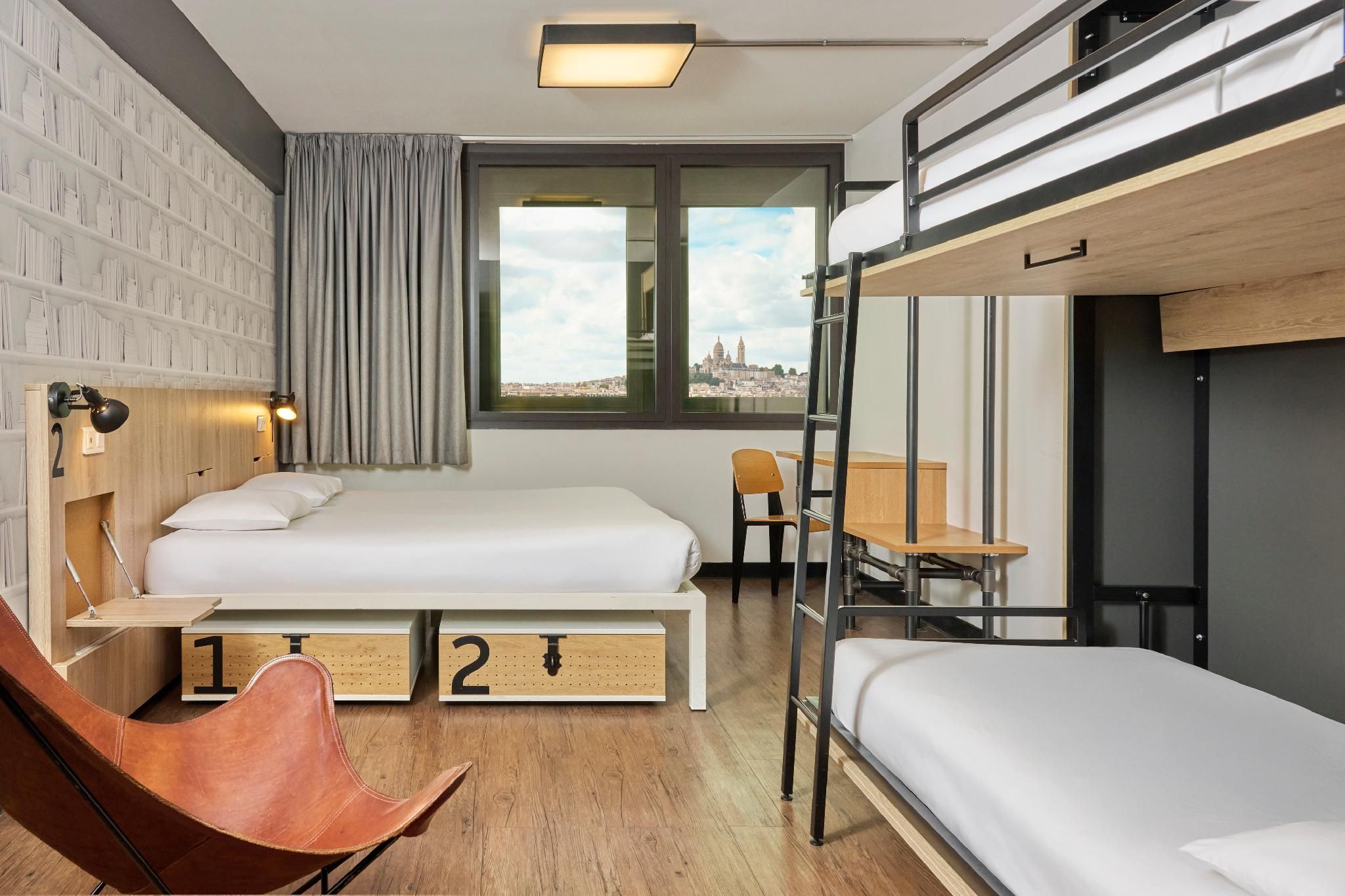 Generator Paris Family Room