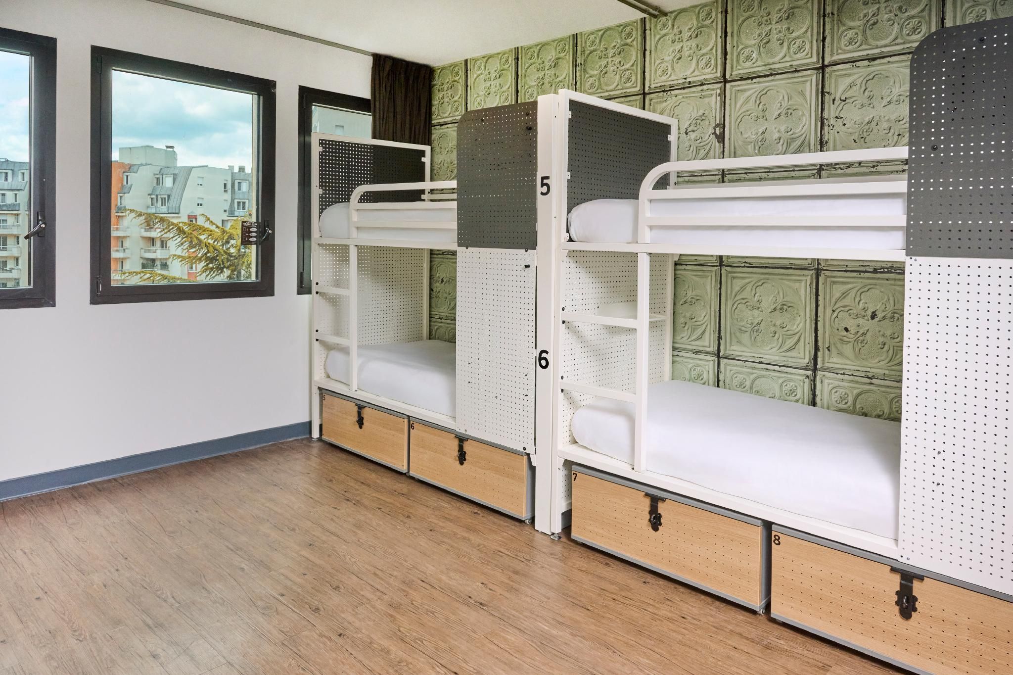 undefined Generator Paris 6