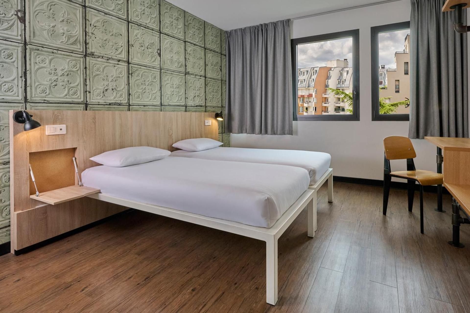 undefined Generator Paris 3