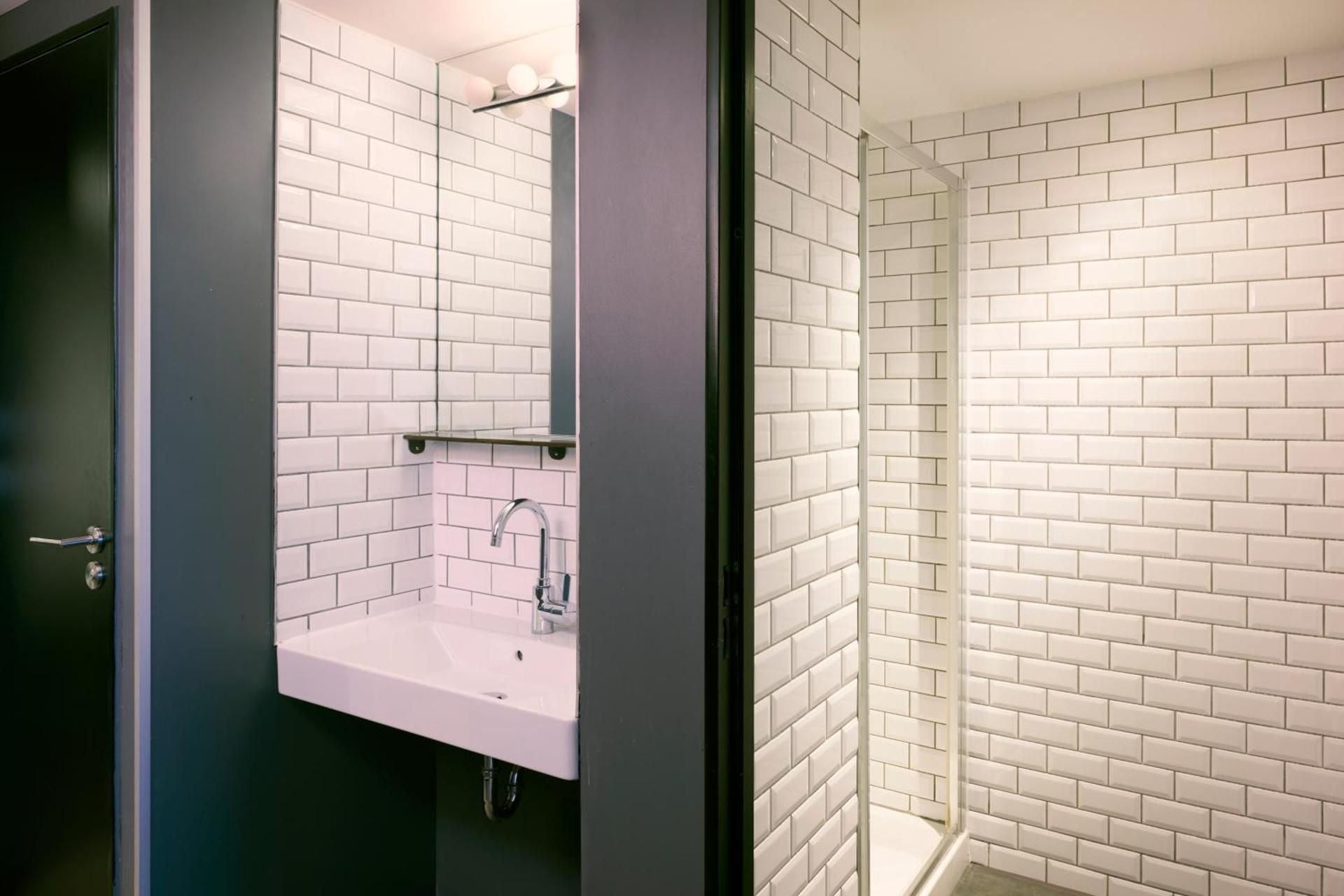 undefined Generator Paris 8