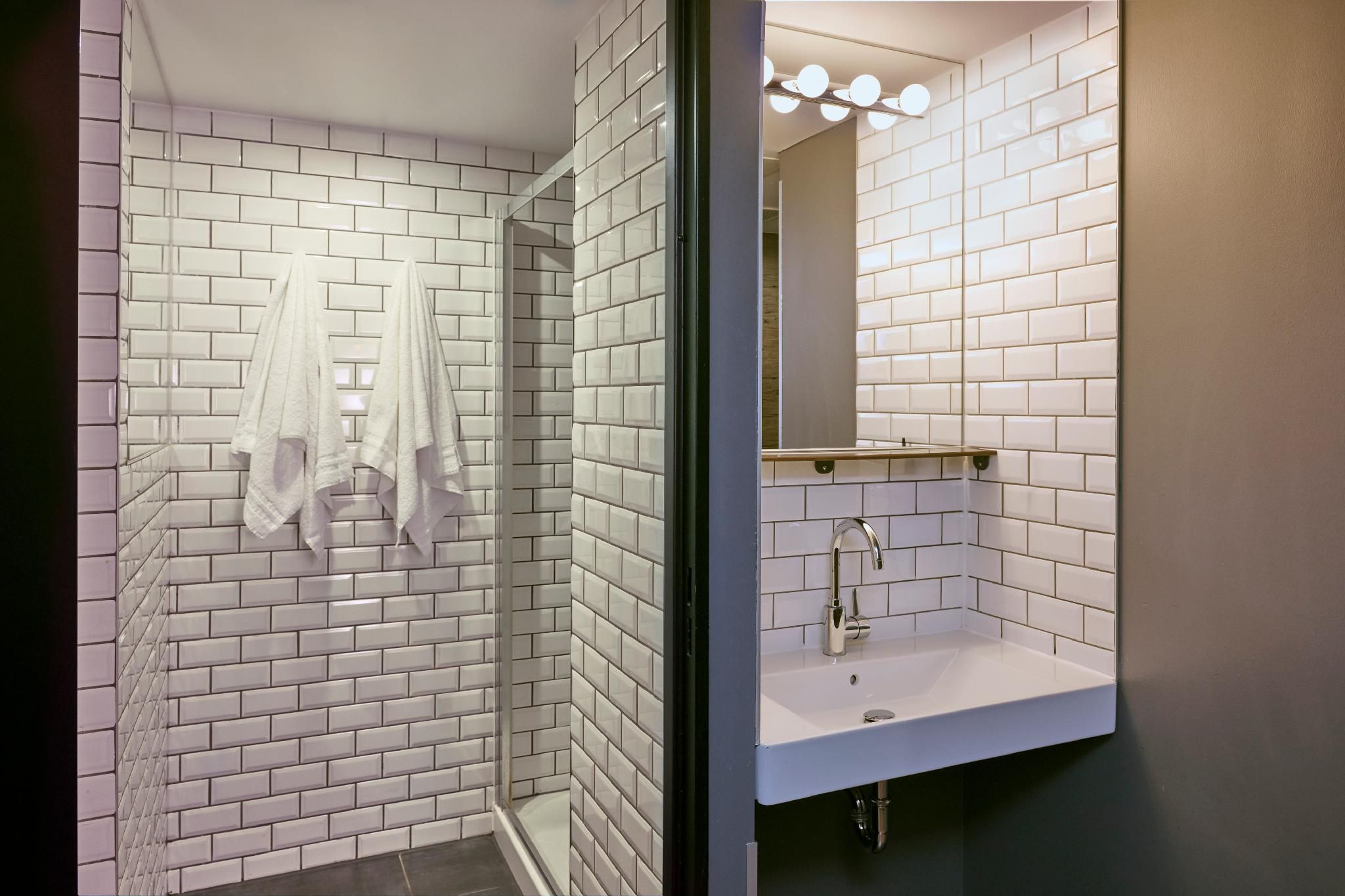 Generator Paris Family Room 2