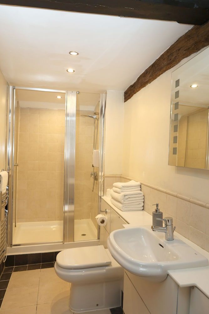 The Olde Kings Arms Superior Double Room, Ensuite 3