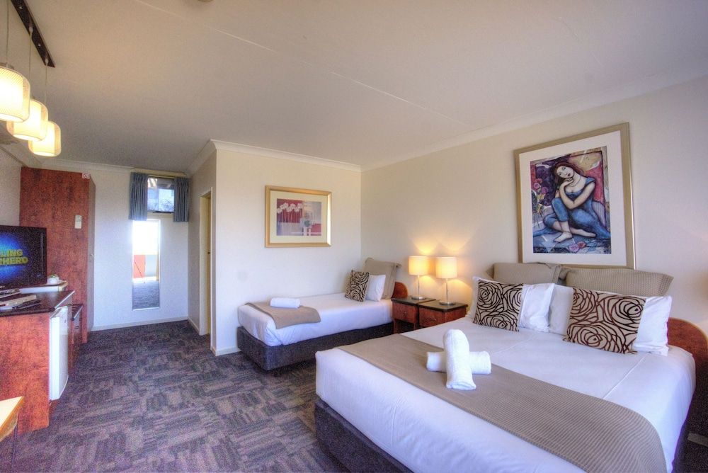 Sandridge Motel Standard Queen Room 5