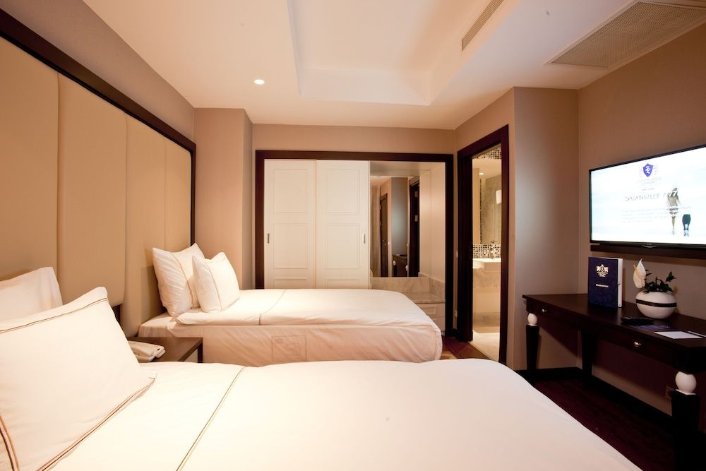 Duplex Swim Up Suite Pool Access