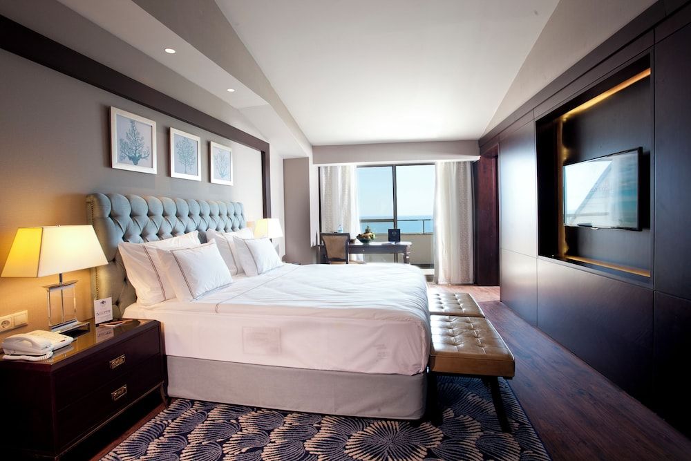 Suite, Sea View