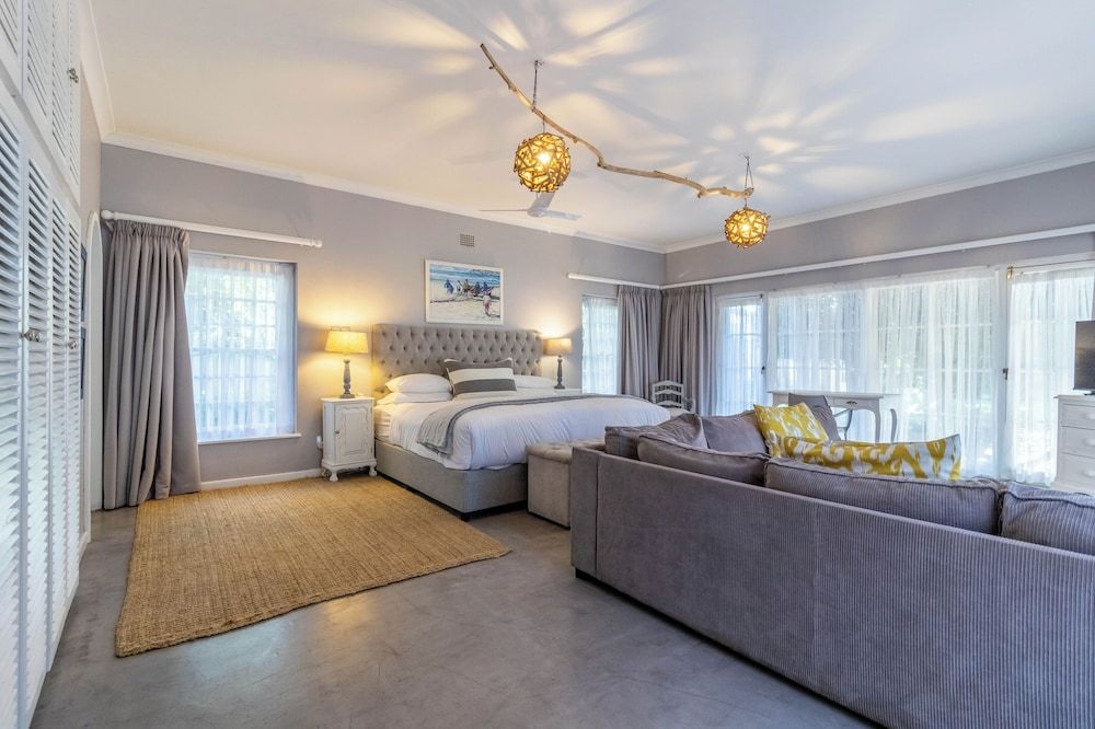 Whale Rock Luxury Lodge