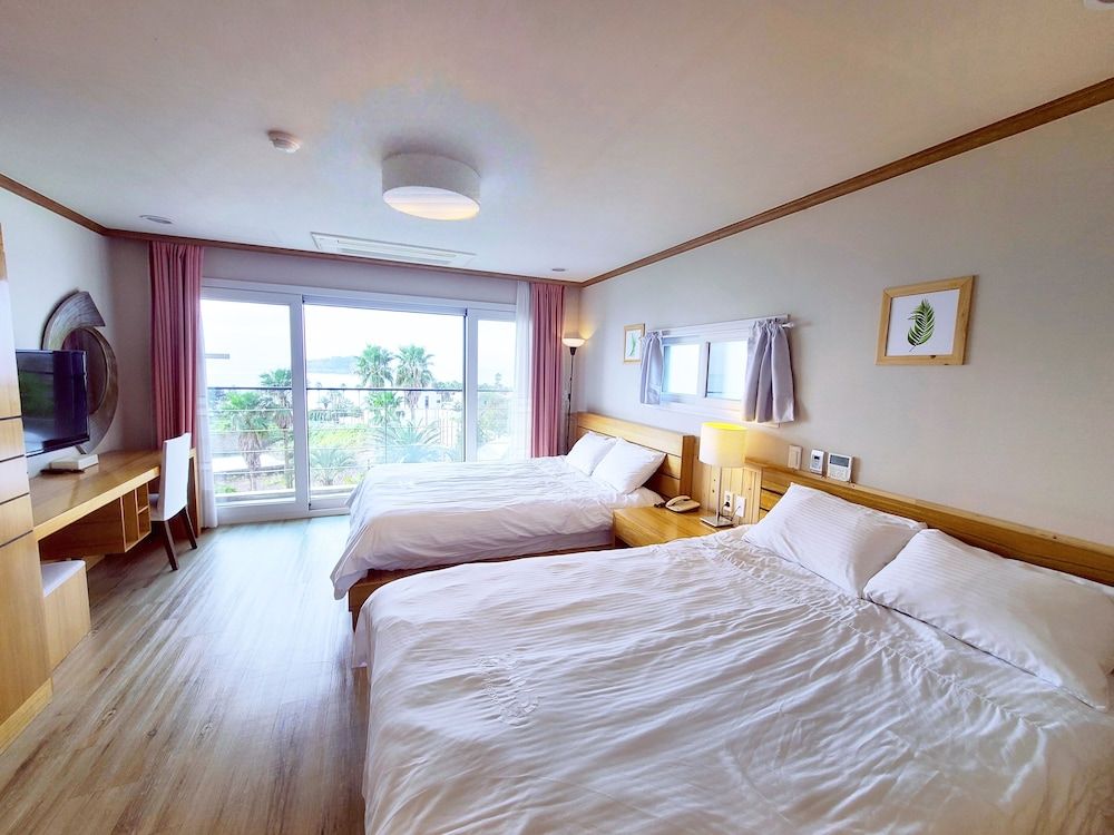 Dombe Resort Deluxe Twin Room, Ocean View 2