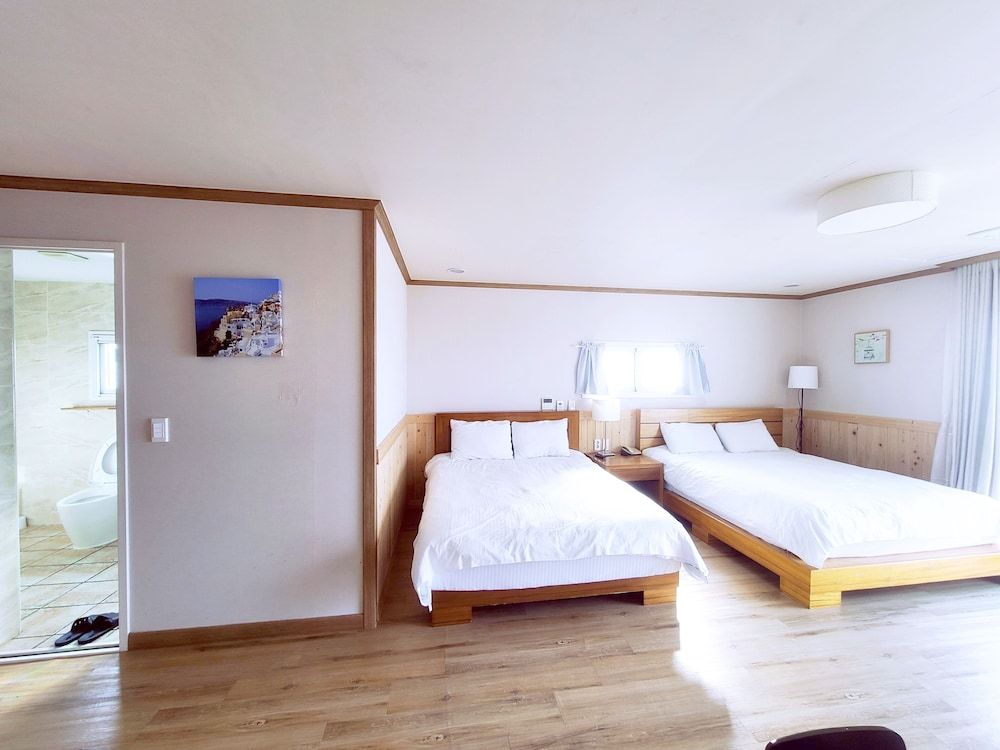 Dombe Resort Deluxe Twin Room, Ocean View 3