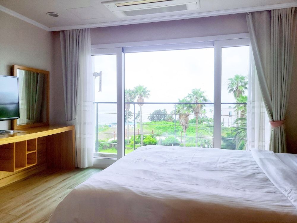 Dombe Resort Deluxe Room, 1 Bedroom, Ocean View 2