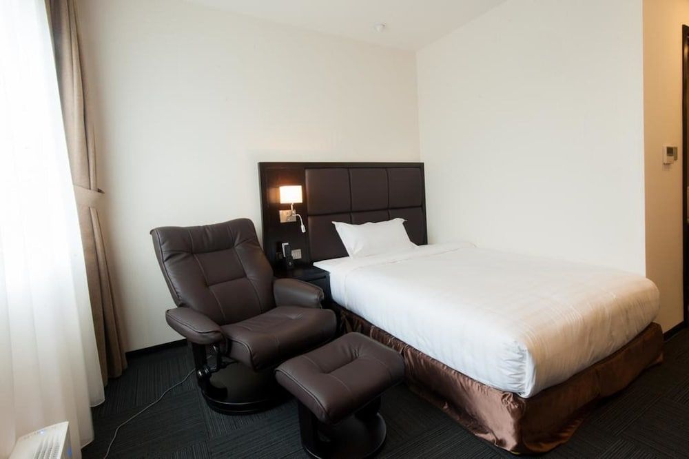undefined Sakura Hotel 7