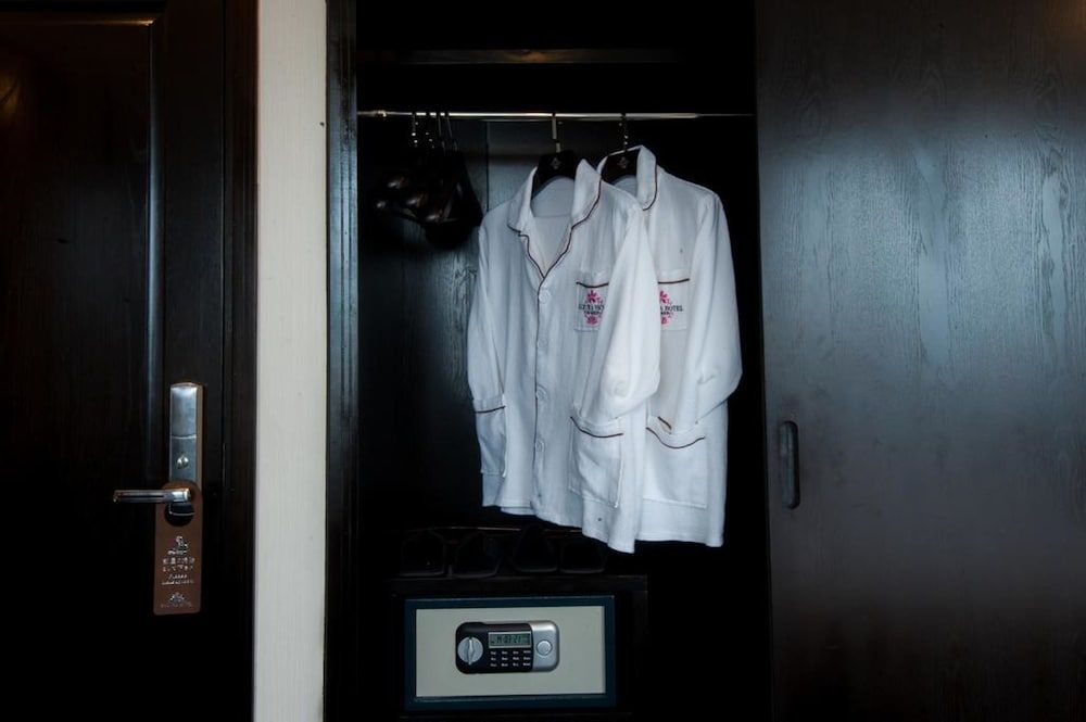 Sakura Hotel Superior Double Room, Non Smoking 10