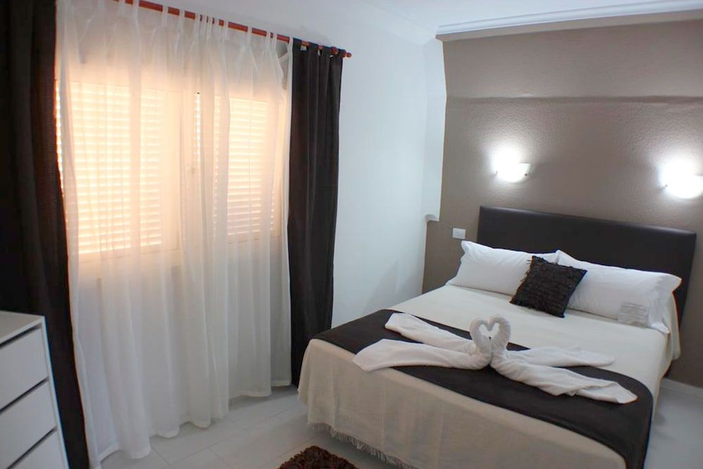 Superior Apartment, 1 Bedroom, Terrace, Pool View