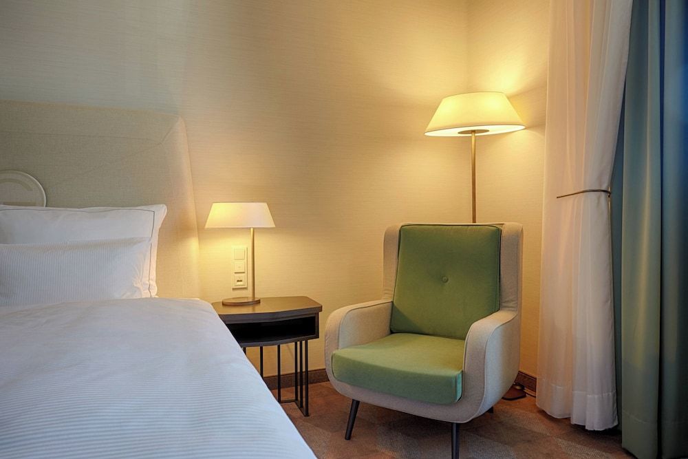 Classic Room, 1 King Bed, Non Smoking