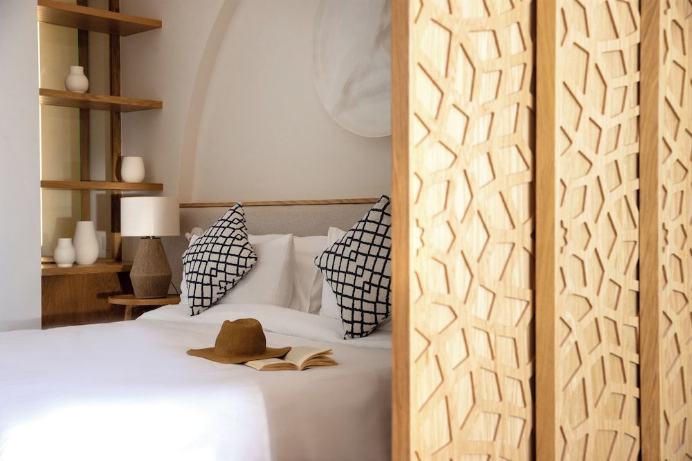 Room, Sea View