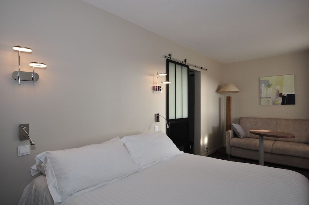 Double Room, Sea View, Garden Area