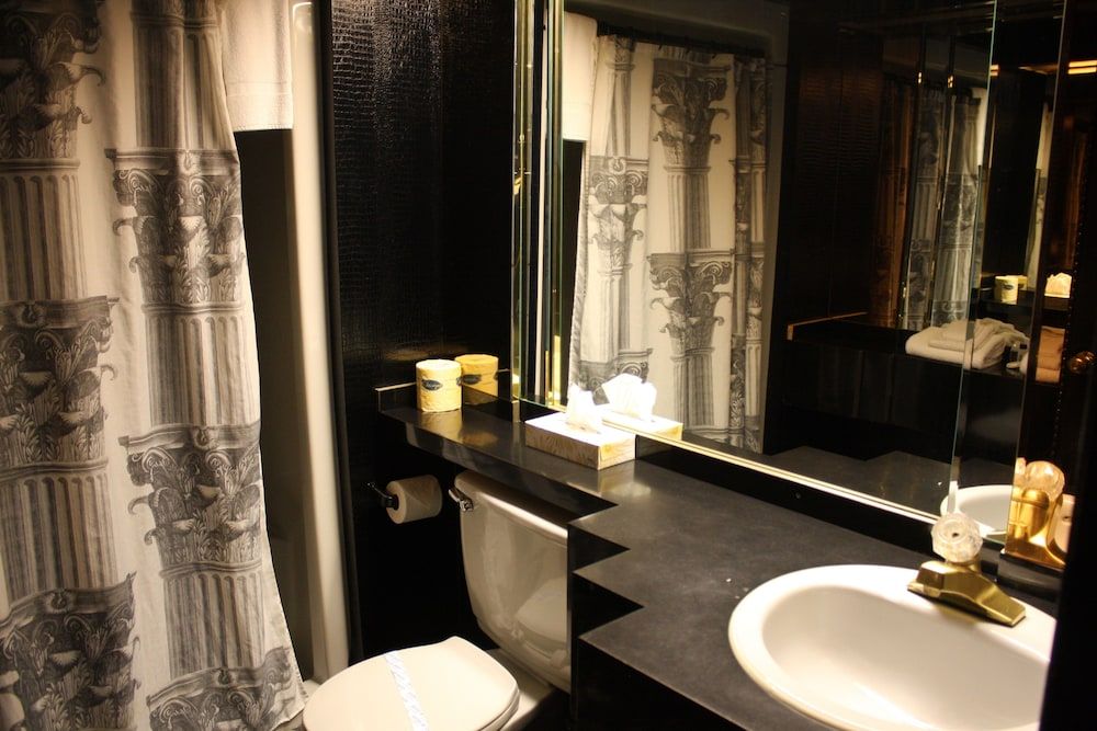 Grand Motel Saint-Hubert Suite, 1 King Bed, Jetted Tub 7