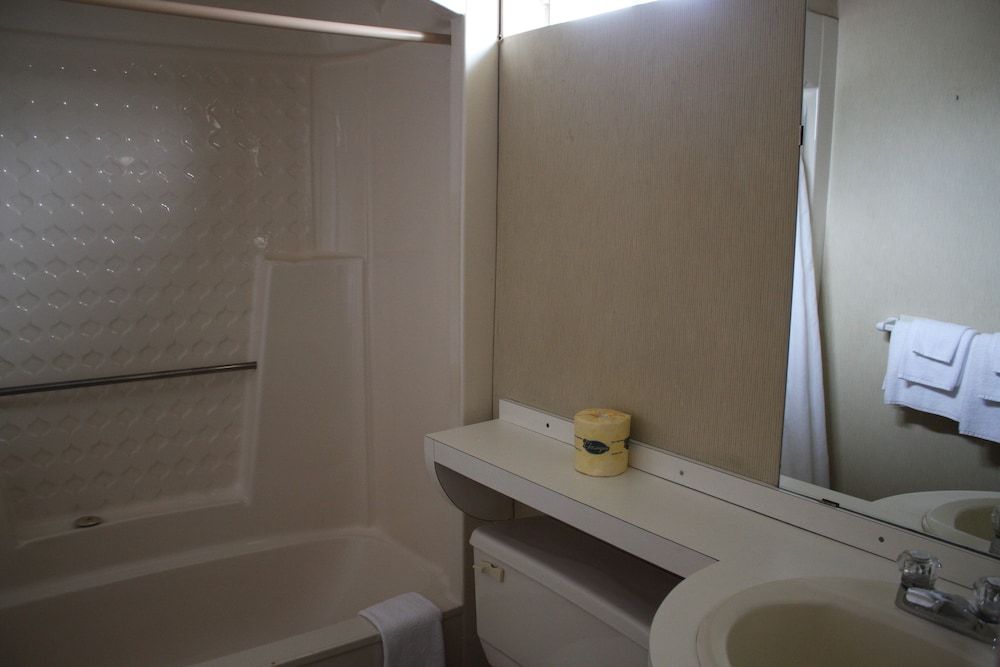 Grand Motel Saint-Hubert Standard Room, 1 Double Bed 4