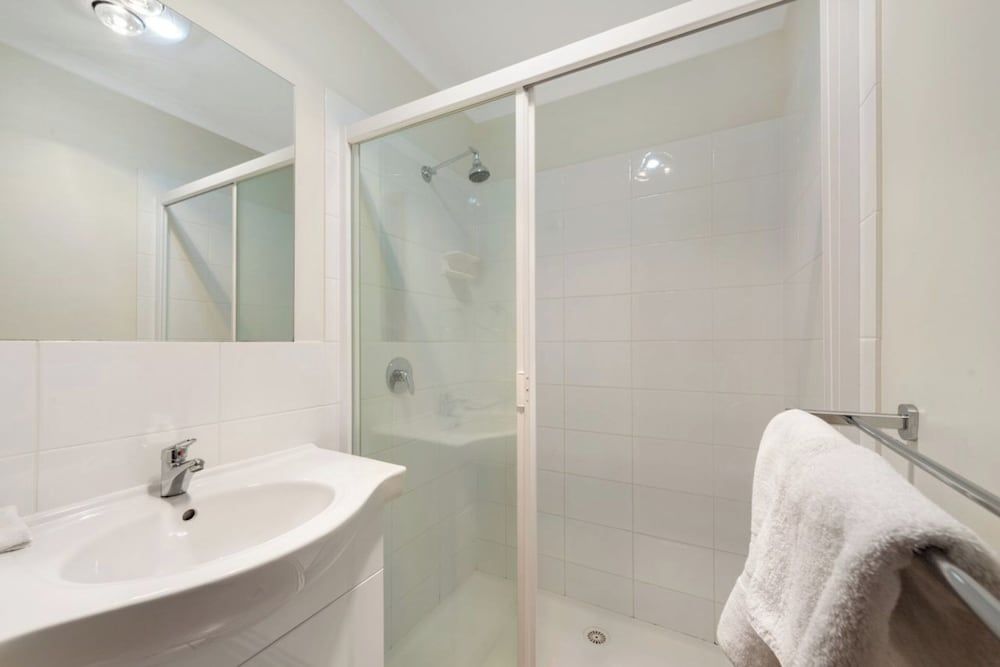 Discovery Parks - Clare Deluxe 2 Bedroom Parkview Cabin - Sleeps 6 3