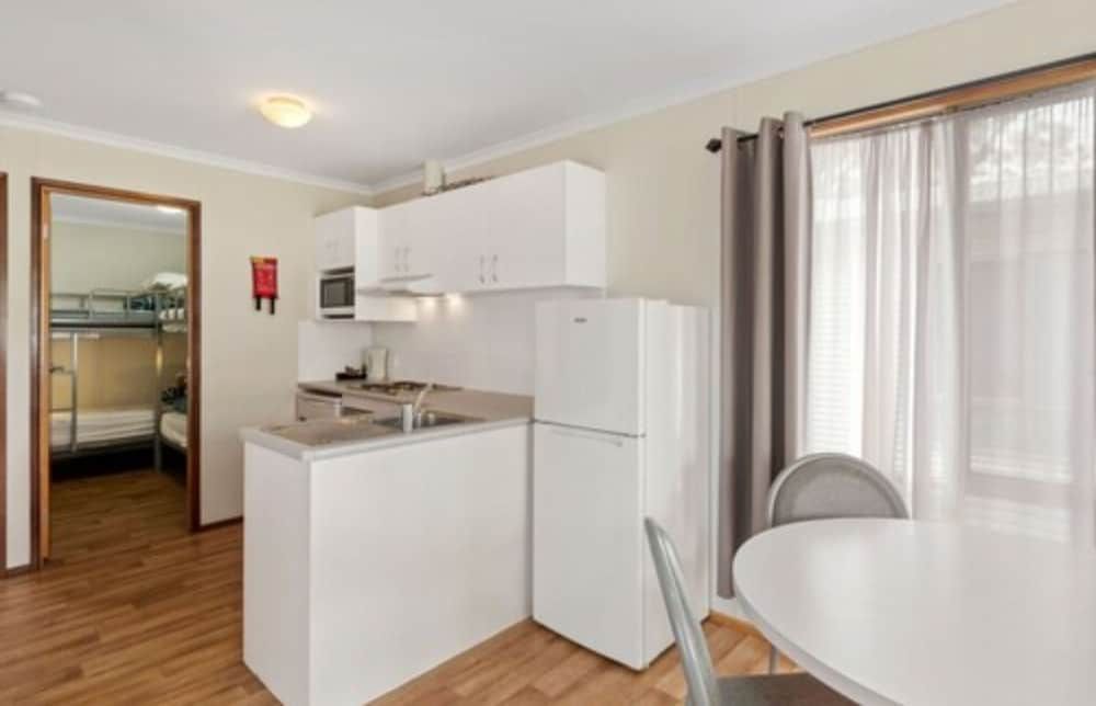 Discovery Parks - Clare Deluxe 2 Bedroom Parkview Cabin - Sleeps 6 4