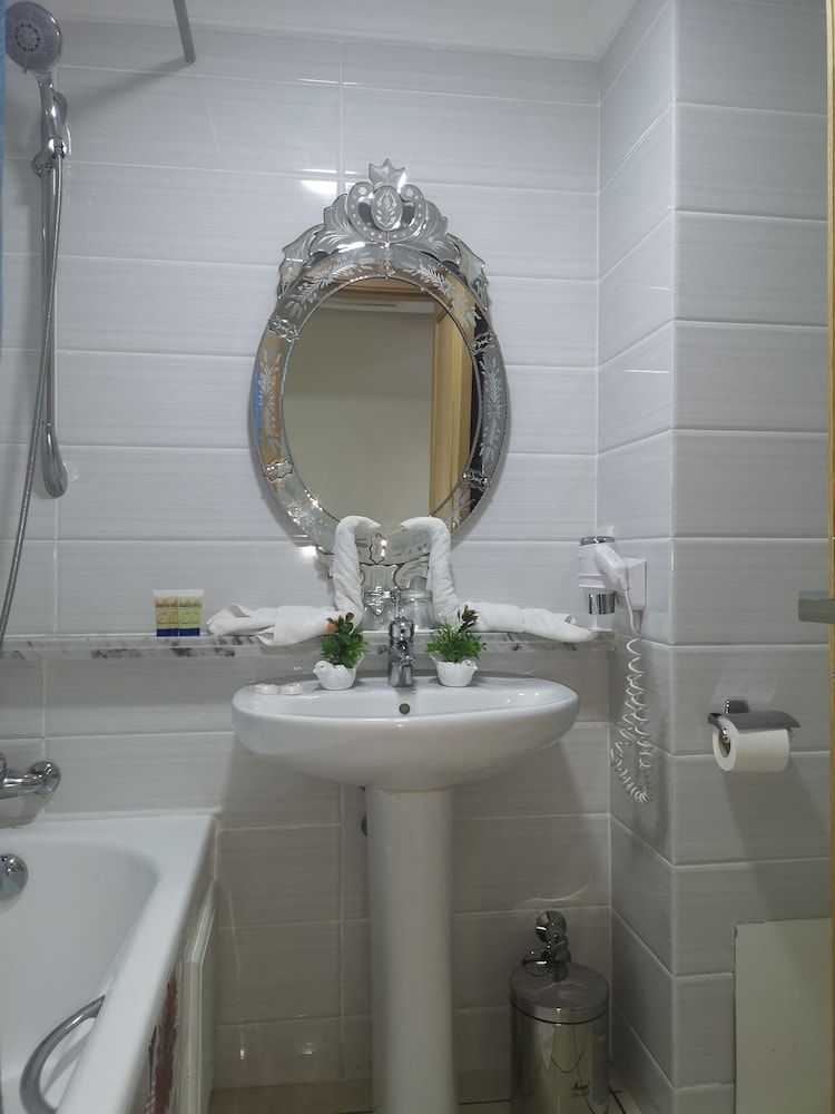 Majliss Hotel Single Room 6