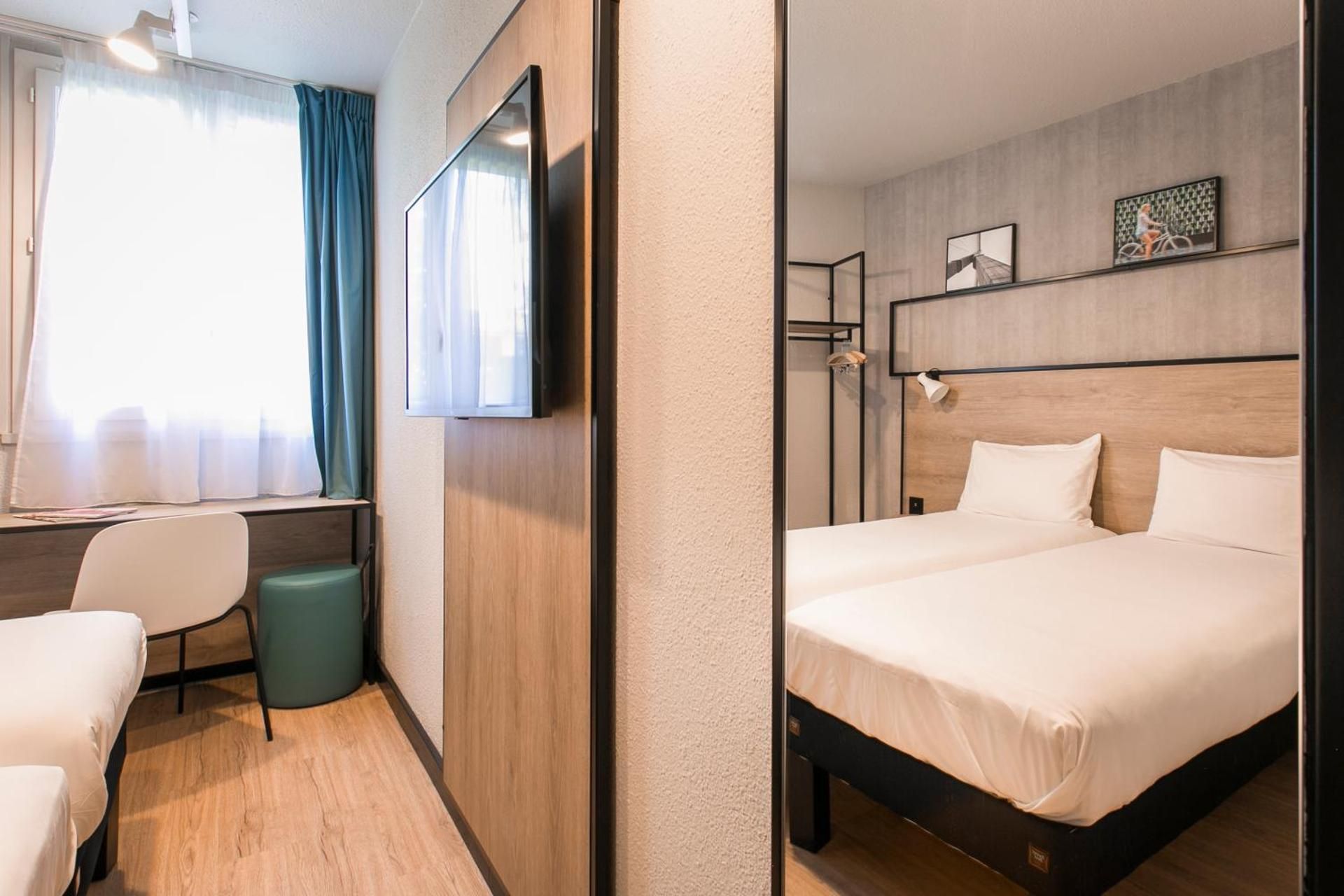 Standard Room with 2 Single Beds