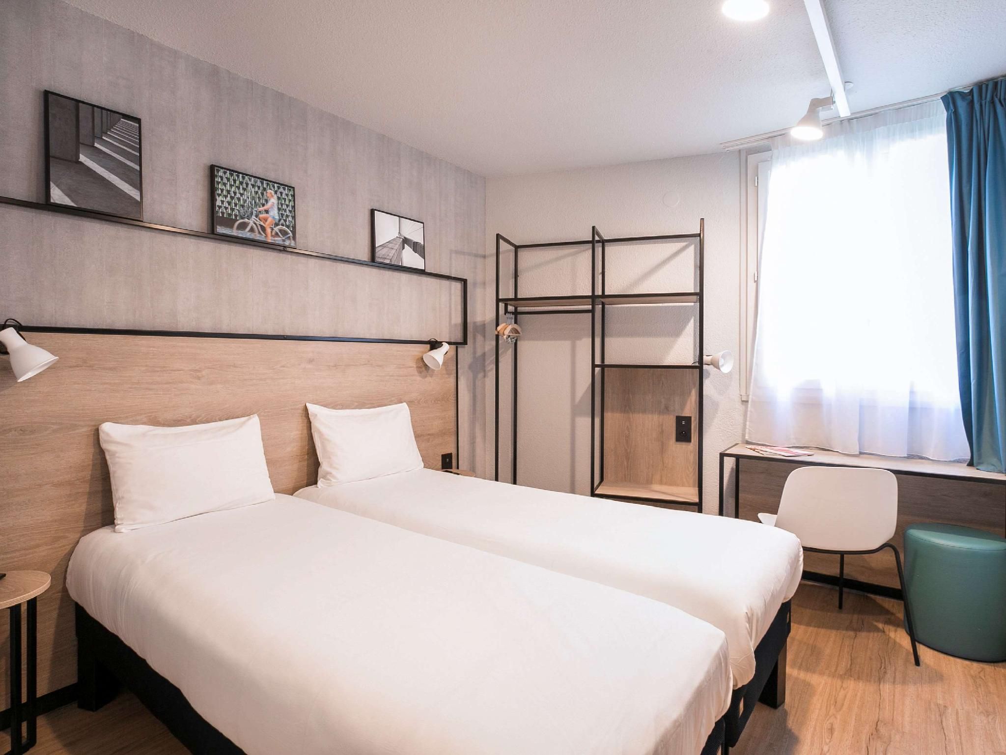 Standard Room with 2 Single Beds