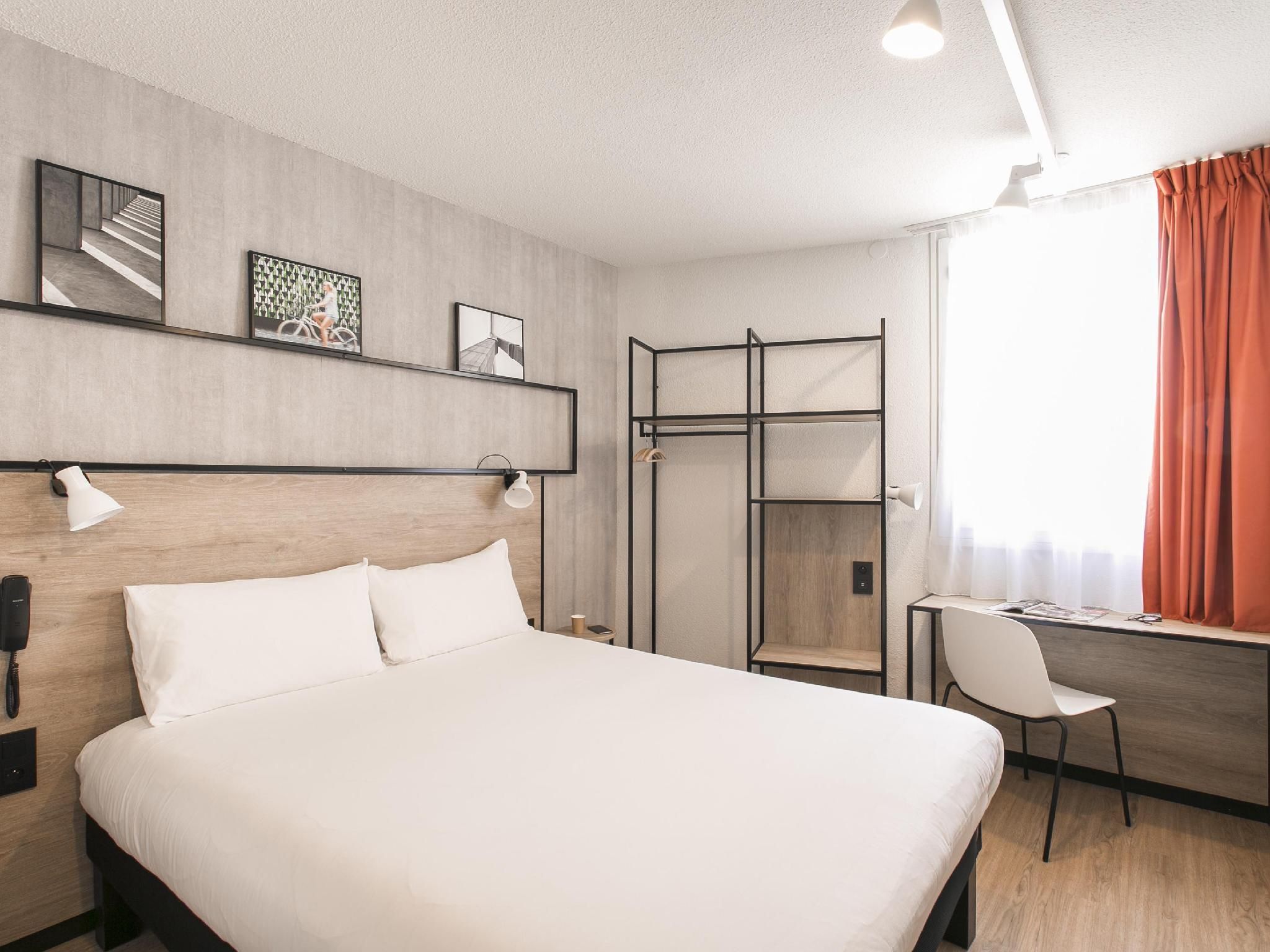 Standard Room with 1 double bed