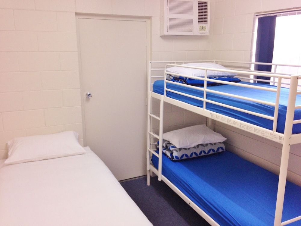 Victor Harbor City Inn Family Room 2