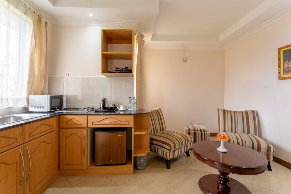 Longview Suites Executive Studio Suite 20