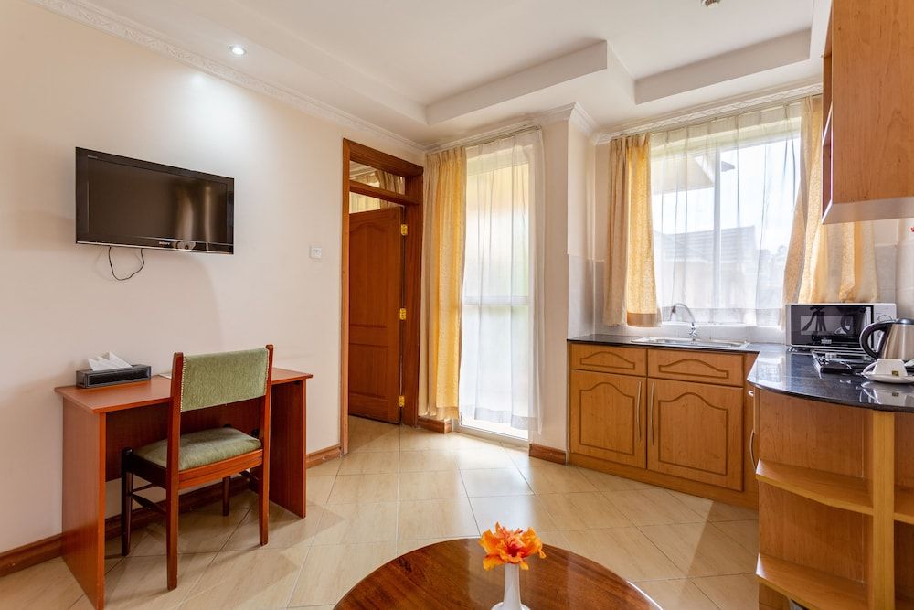 Longview Suites Executive Studio Suite 17