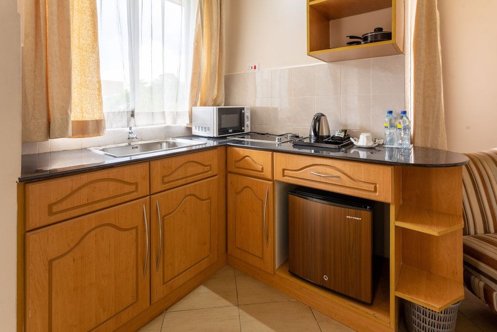 Longview Suites Executive Studio Suite 15