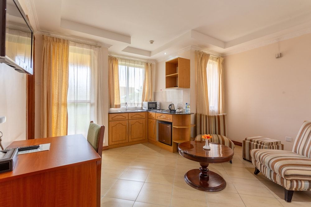 Longview Suites Executive Studio Suite 16