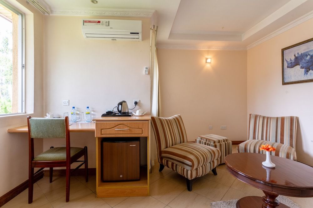 Longview Suites Executive Studio Suite 13