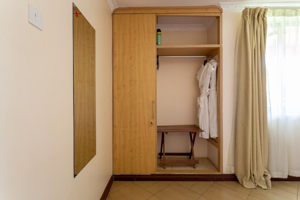 Longview Suites Executive Studio Suite 6