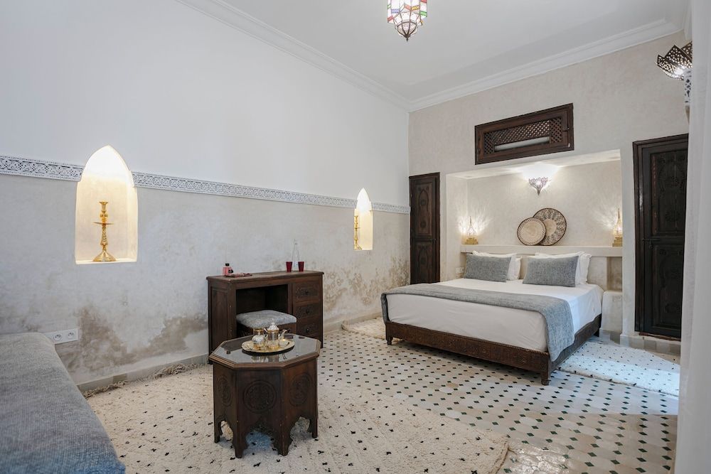 Riad Elnoujoum Superior Room, Courtyard View 4
