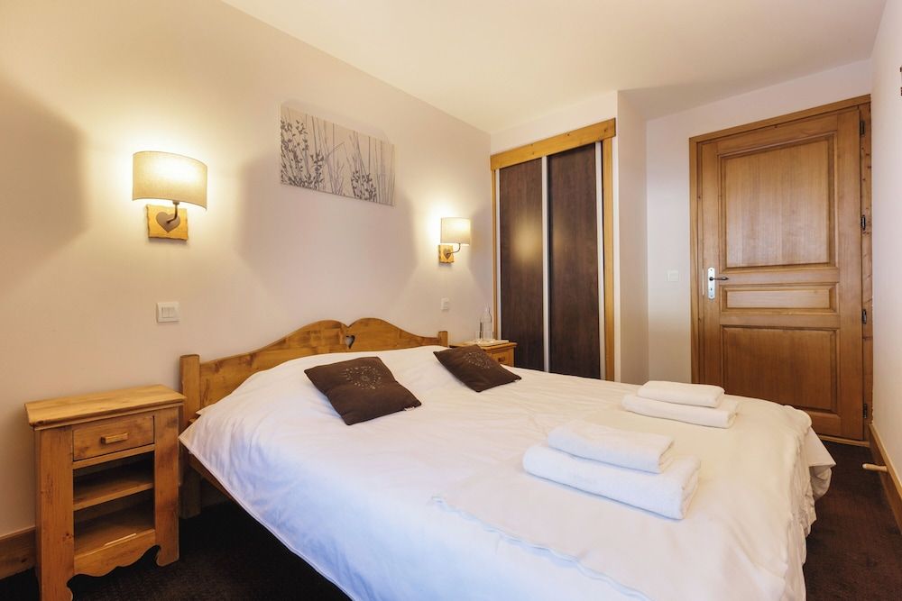 Family Apartment, 3 Bedrooms, 2 Bathrooms (Vallorcine Loriaz 35 ski in / ski out)