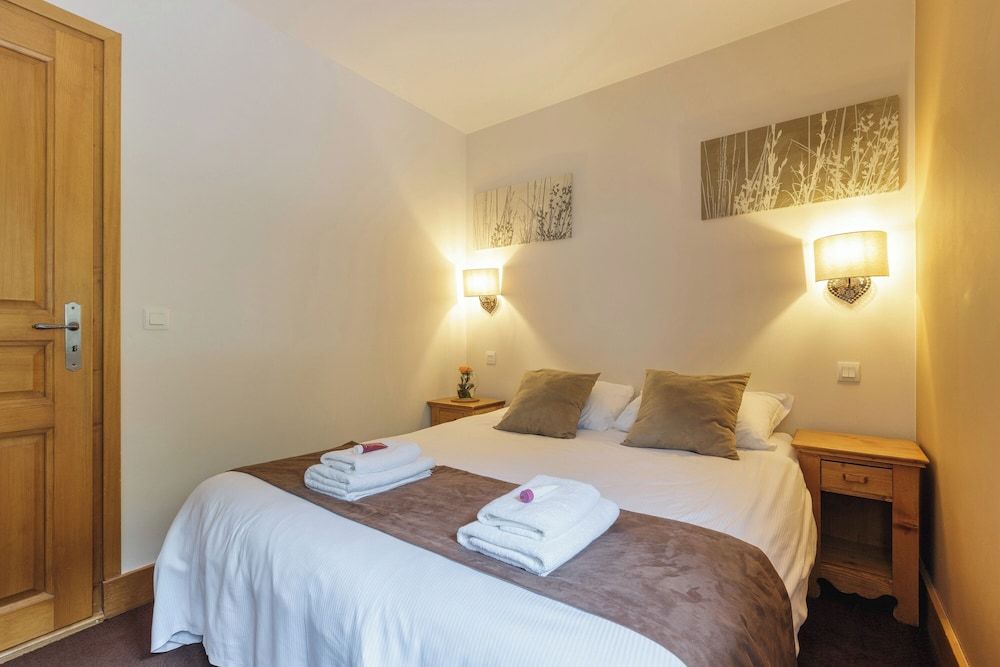 Family Apartment, 2 Bedrooms (Vallorcine Buet 33 ski in / ski out)