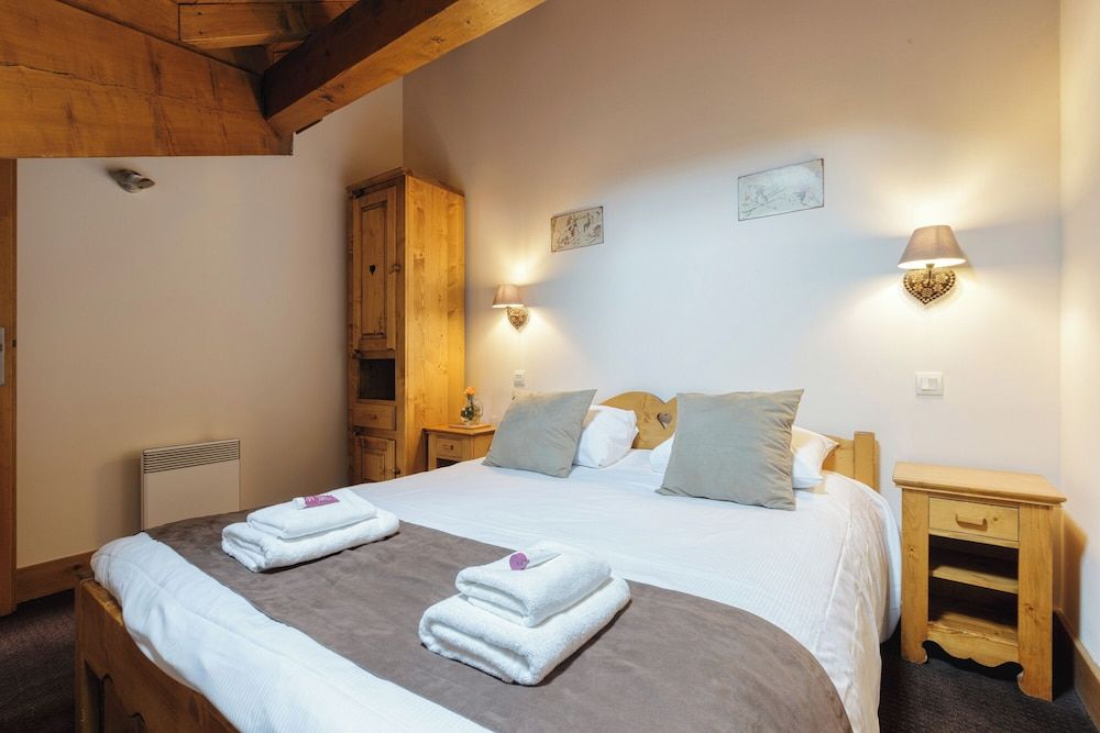Family Apartment, 2 Bedrooms (Vallorcine Buet 54 ski in / ski out)