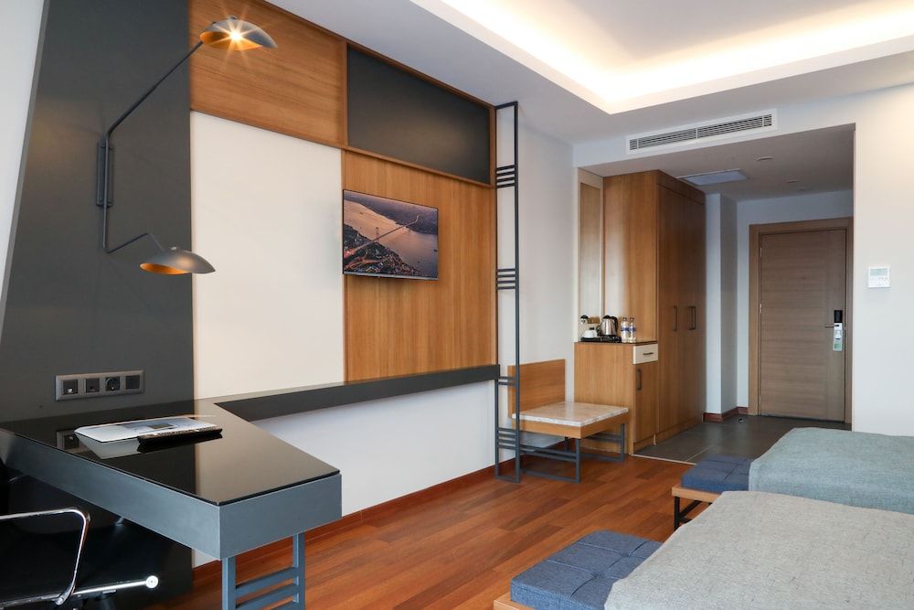 Expoist Hotel Standard Double or Twin Room 6