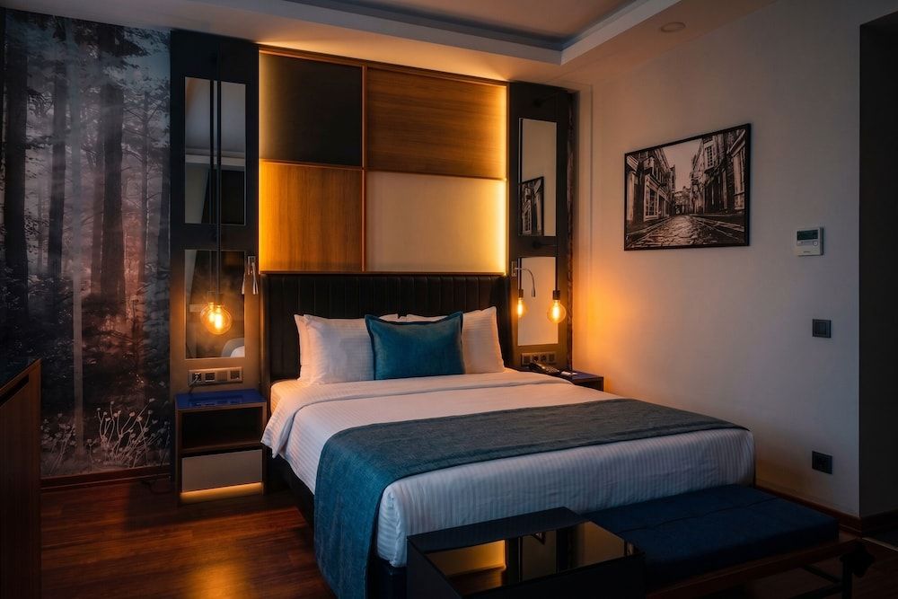 Expoist Hotel Standard Double or Twin Room 3