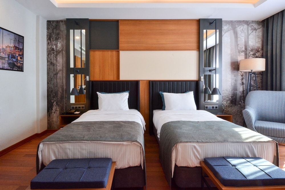 Expoist Hotel Standard Double or Twin Room 4