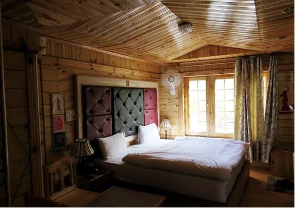 undefined TIH Hotel Nezer Holiday Inn 9