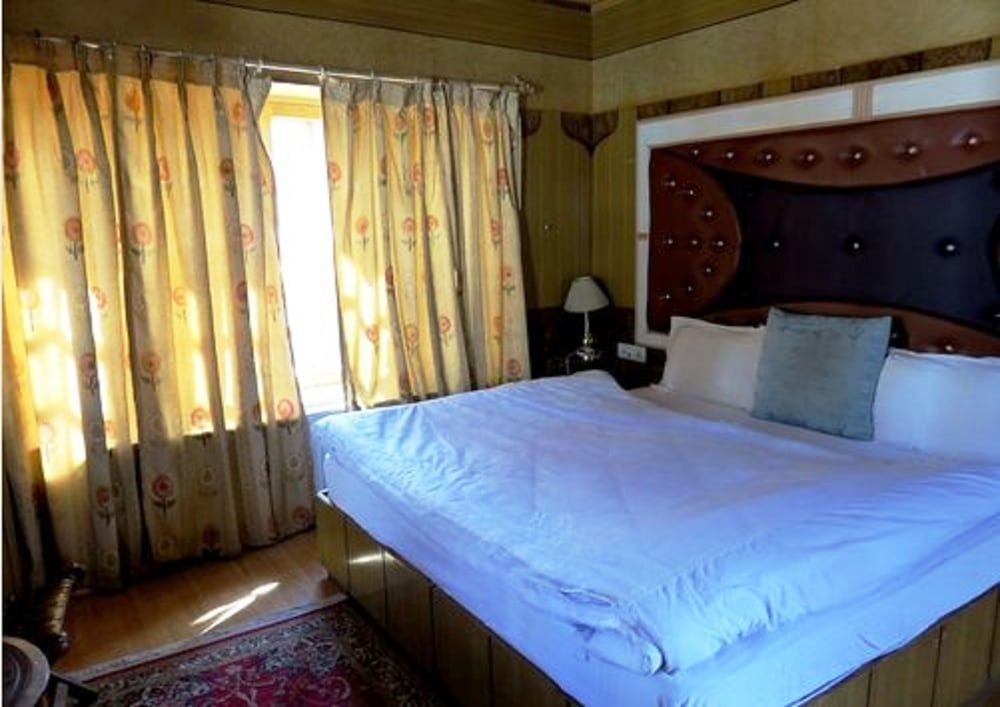 undefined TIH Hotel Nezer Holiday Inn 8