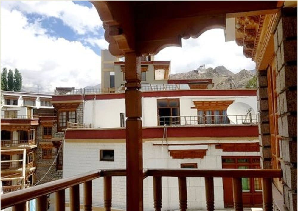 undefined TIH Hotel Nezer Holiday Inn 4