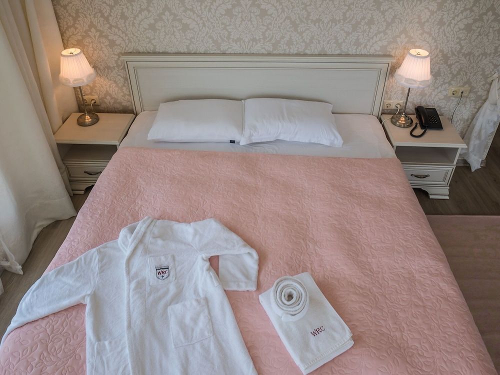 Deluxe Room, 1 Queen Bed, Sea View